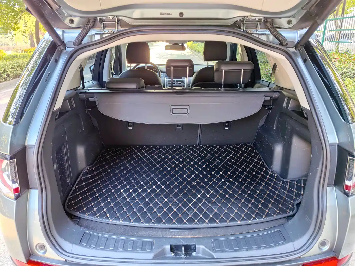 Land Rover Discovery Sport 2018 240PS SE Edition фото 14