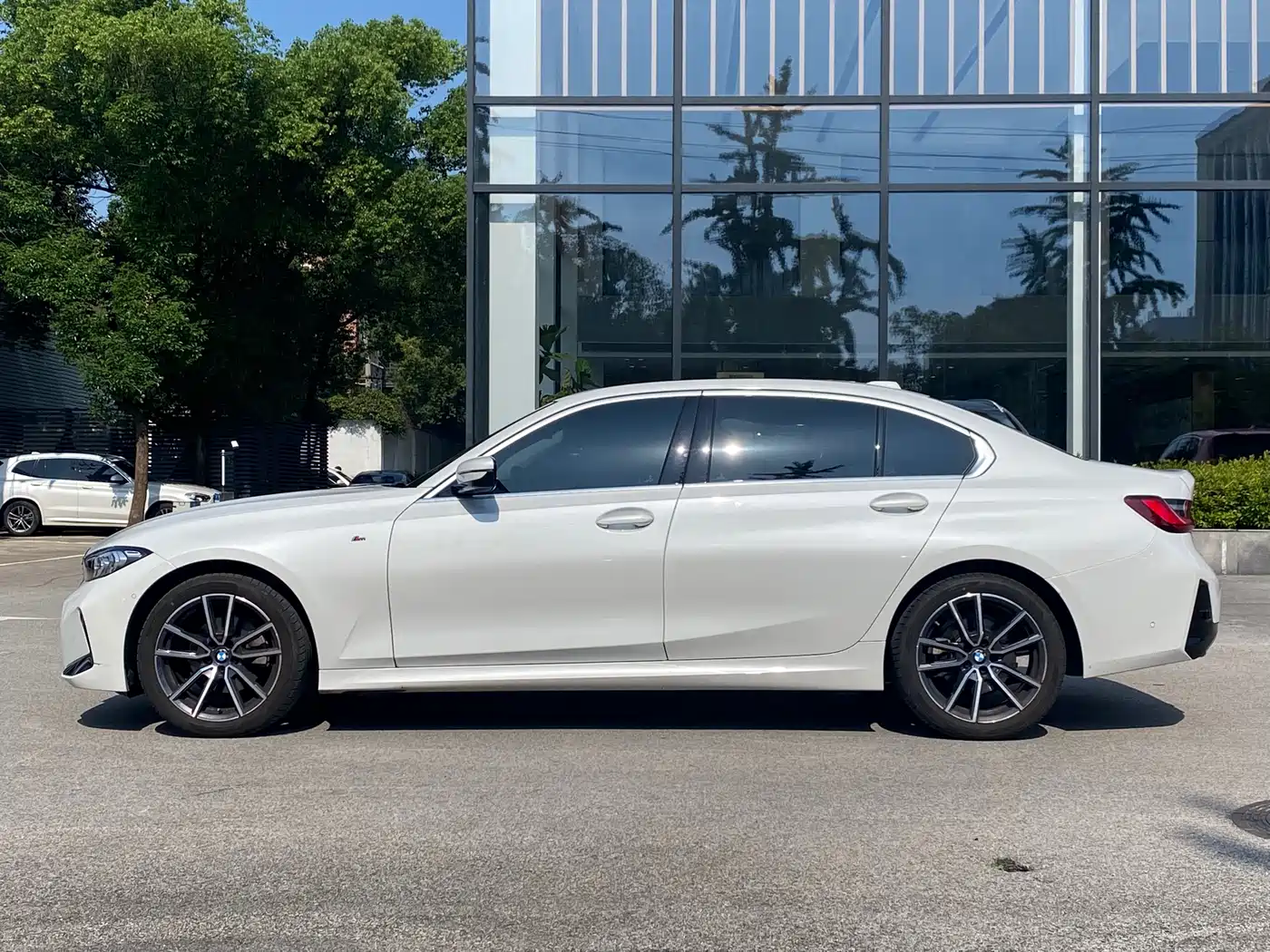 BMW 3 Series 2025 325Li M Sport Package фото 4