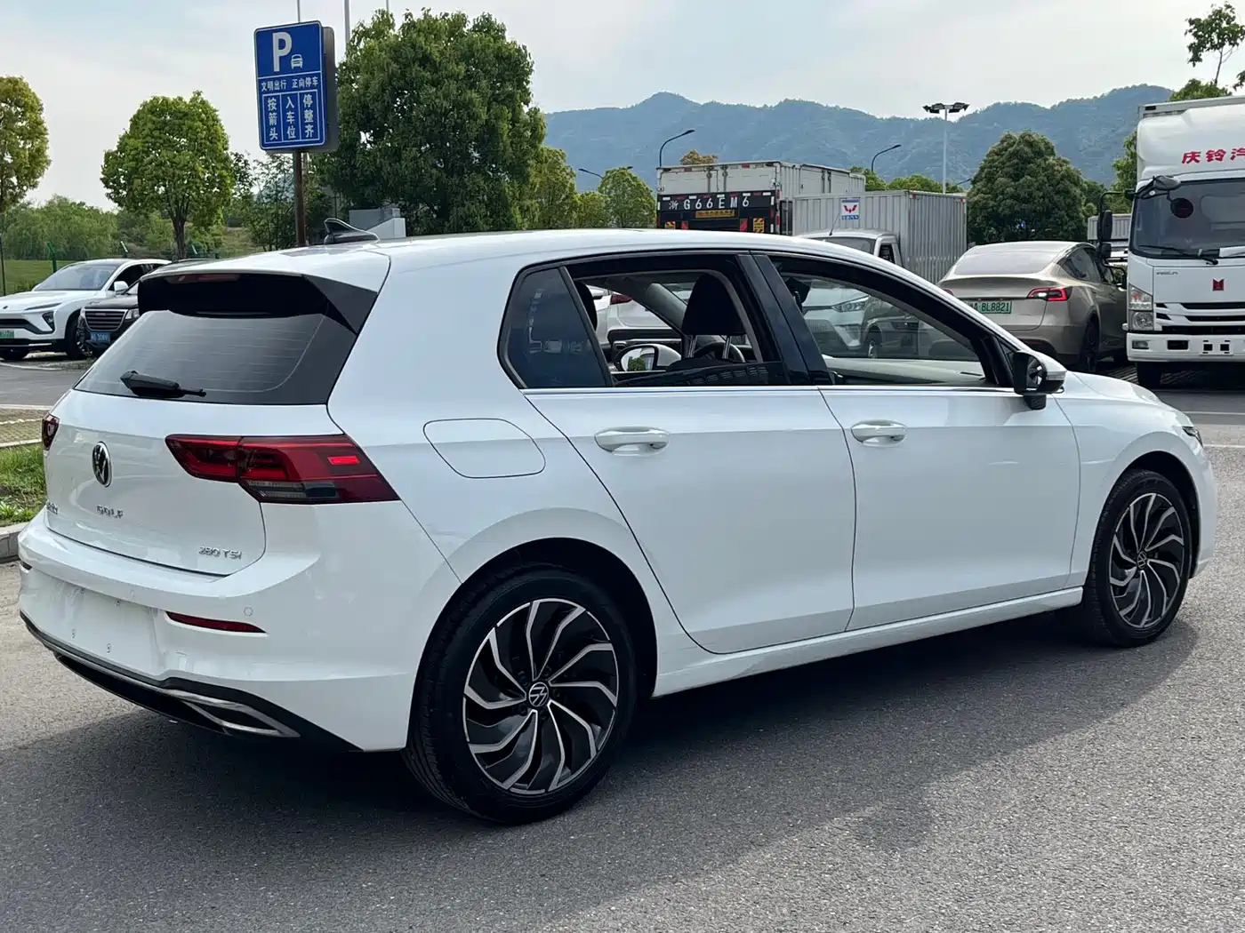 Volkswagen Golf 2023 280TSI DSG Pro фото 13