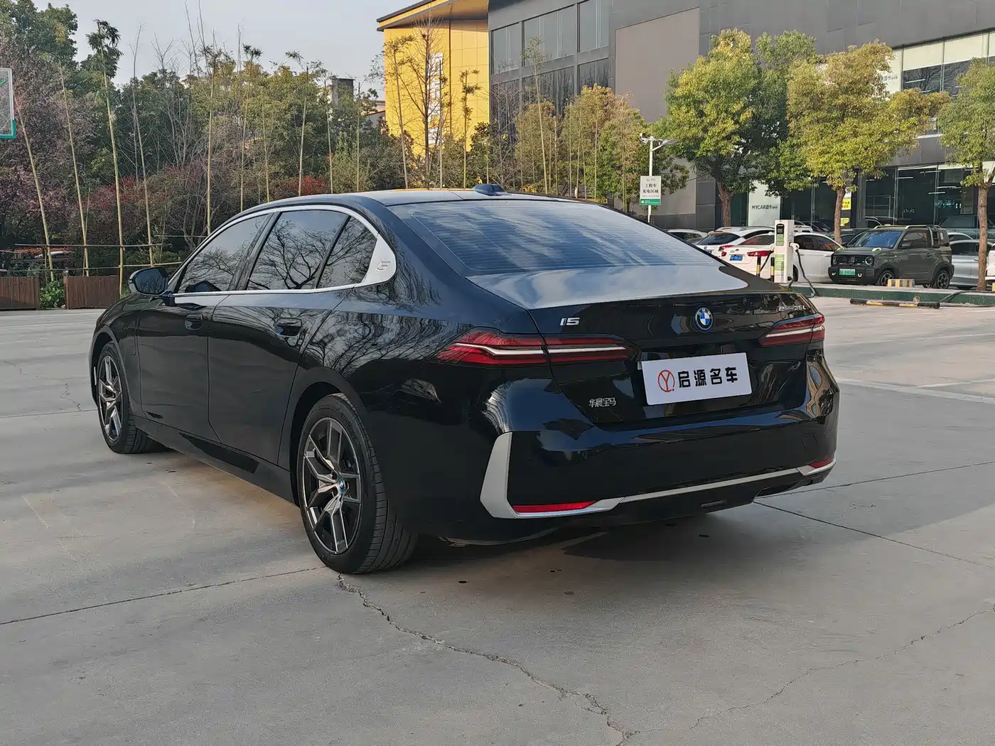 BMW I5