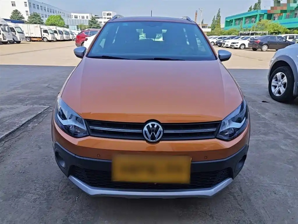 Volkswagen Polo 2014 1.6L Cross Polo Automatic фото 3