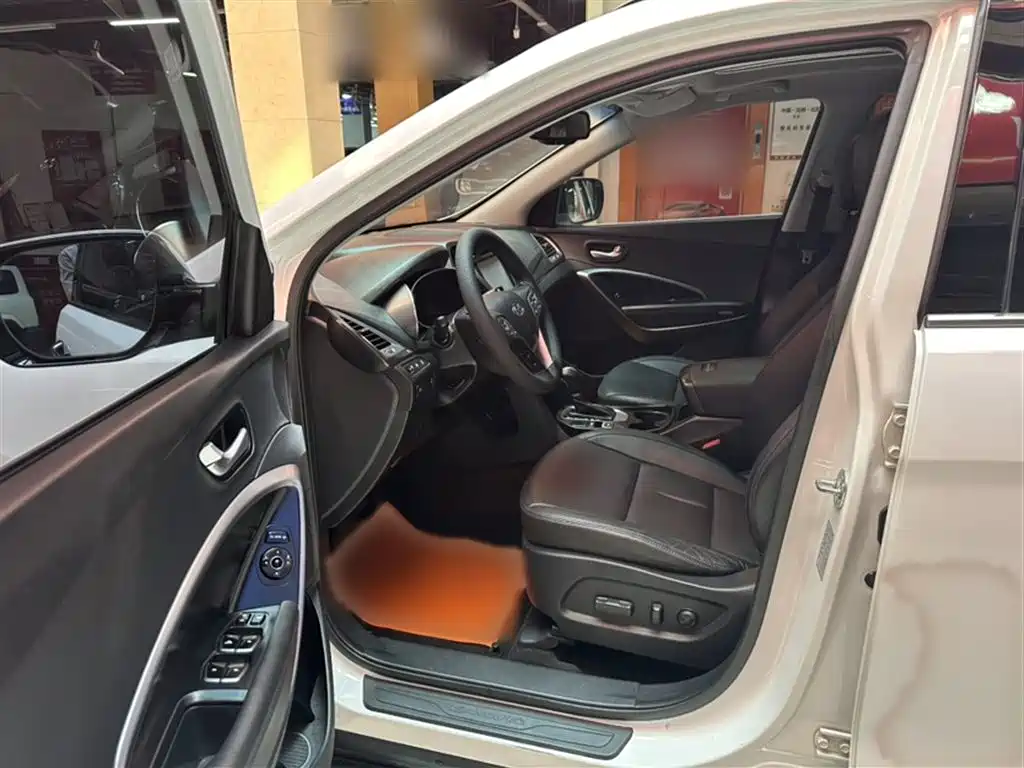 Hyundai Santa Fe 2015 2.0T Automatic 4WD Smart 7-seater фото 8