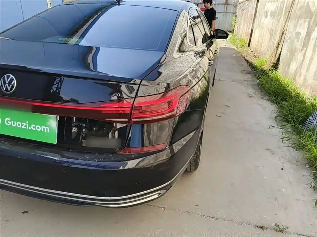 Volkswagen Passat 2023 Facelift 330TSI Starlight Luxury Edition фото 8