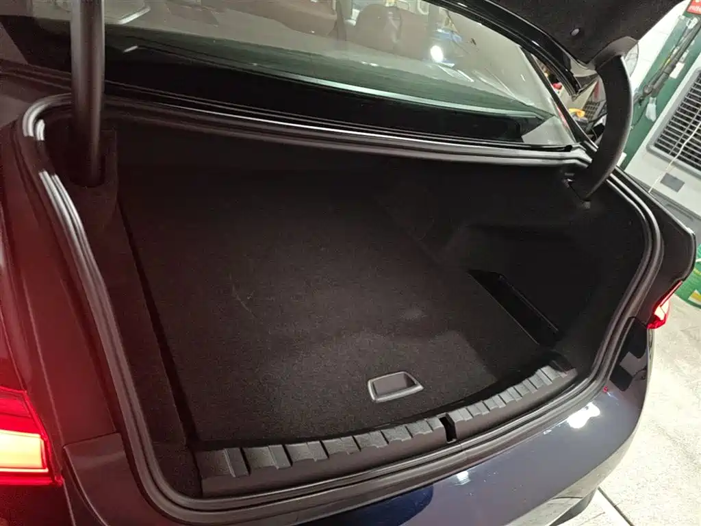 BMW i3 2025 eDrive 40 L Shadow Night Package фото 19