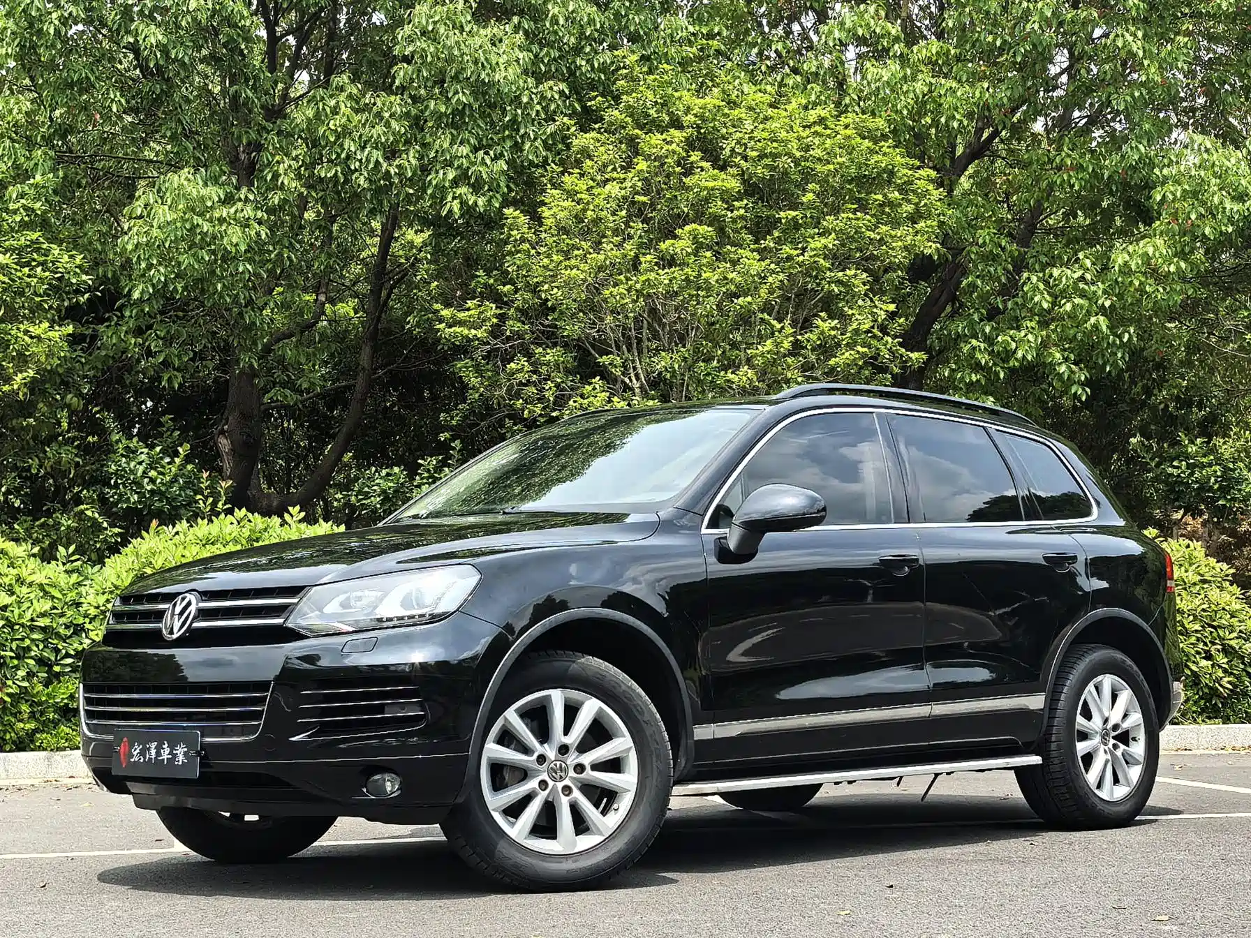 Фото 1 - Volkswagen Touareg