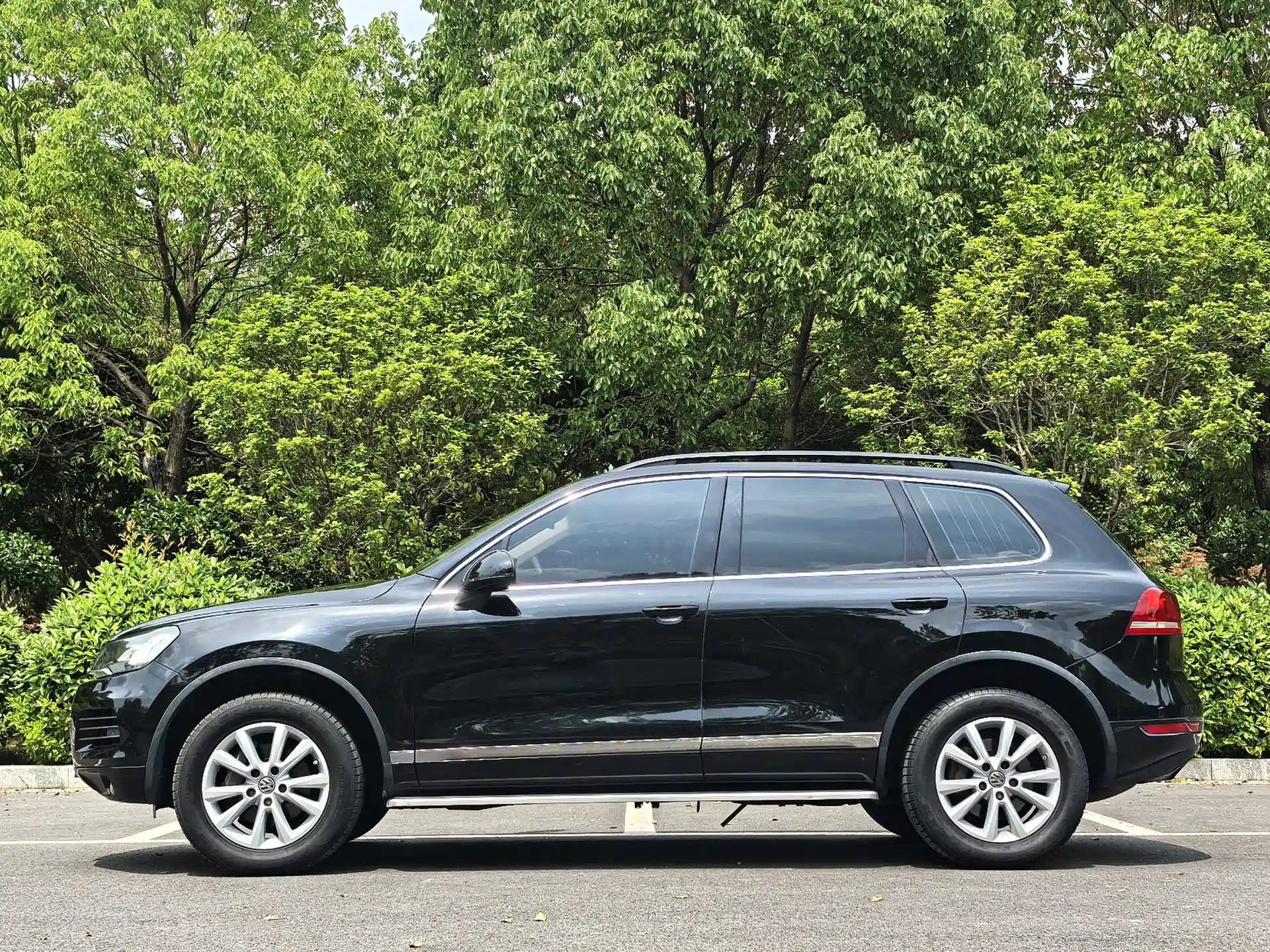 Фото 4 - Volkswagen Touareg