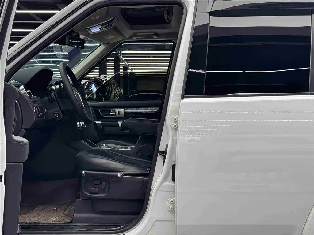 Land Rover Discovery 2016 3.0 SC V6 HSE фото 6