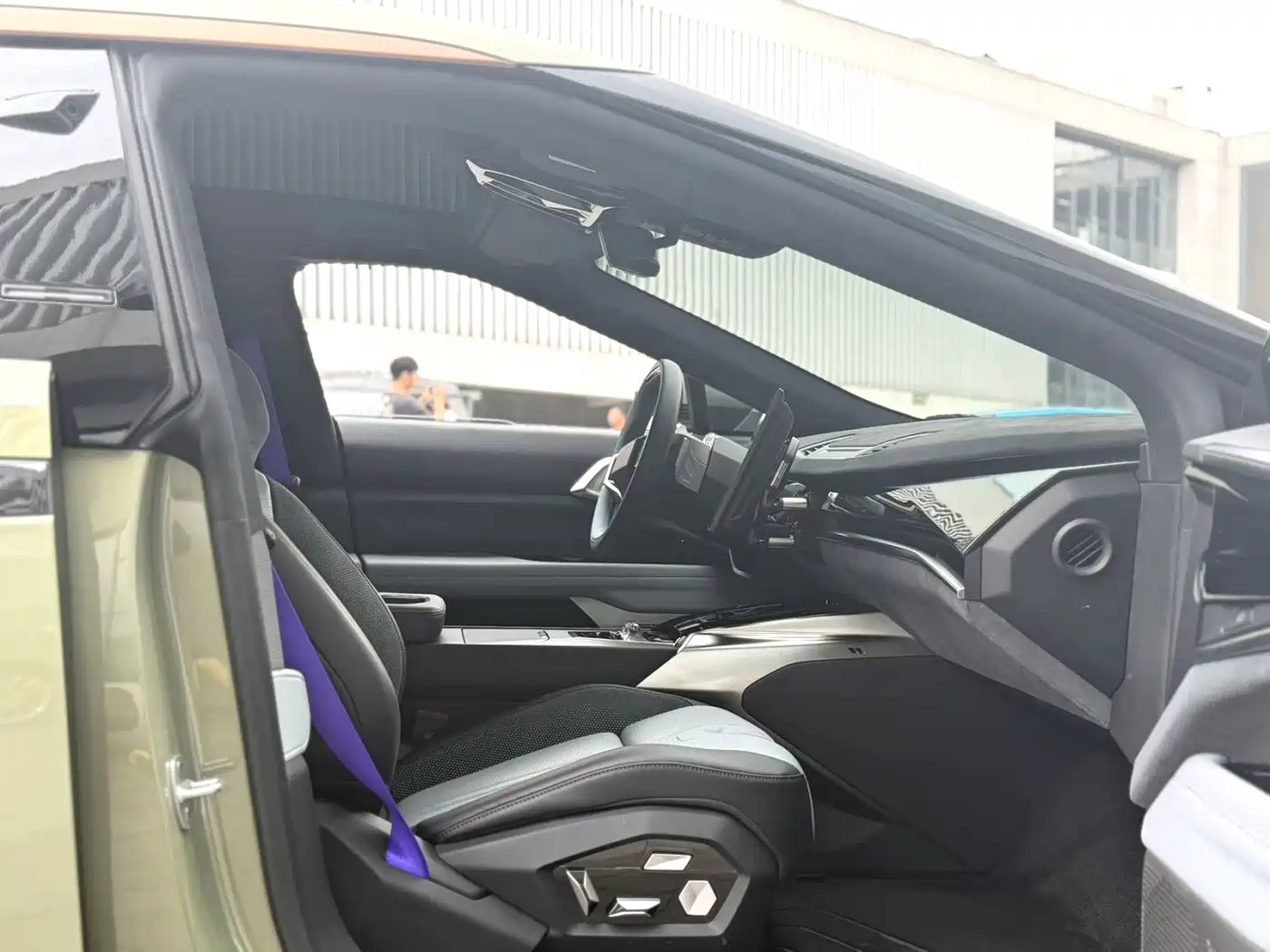 HiPhi Z 2023 4-Seater Edition фото 5