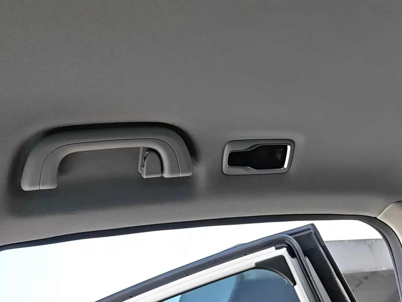 Geely Emgrand S 2022 2022 1.4T CVT Crossover Player