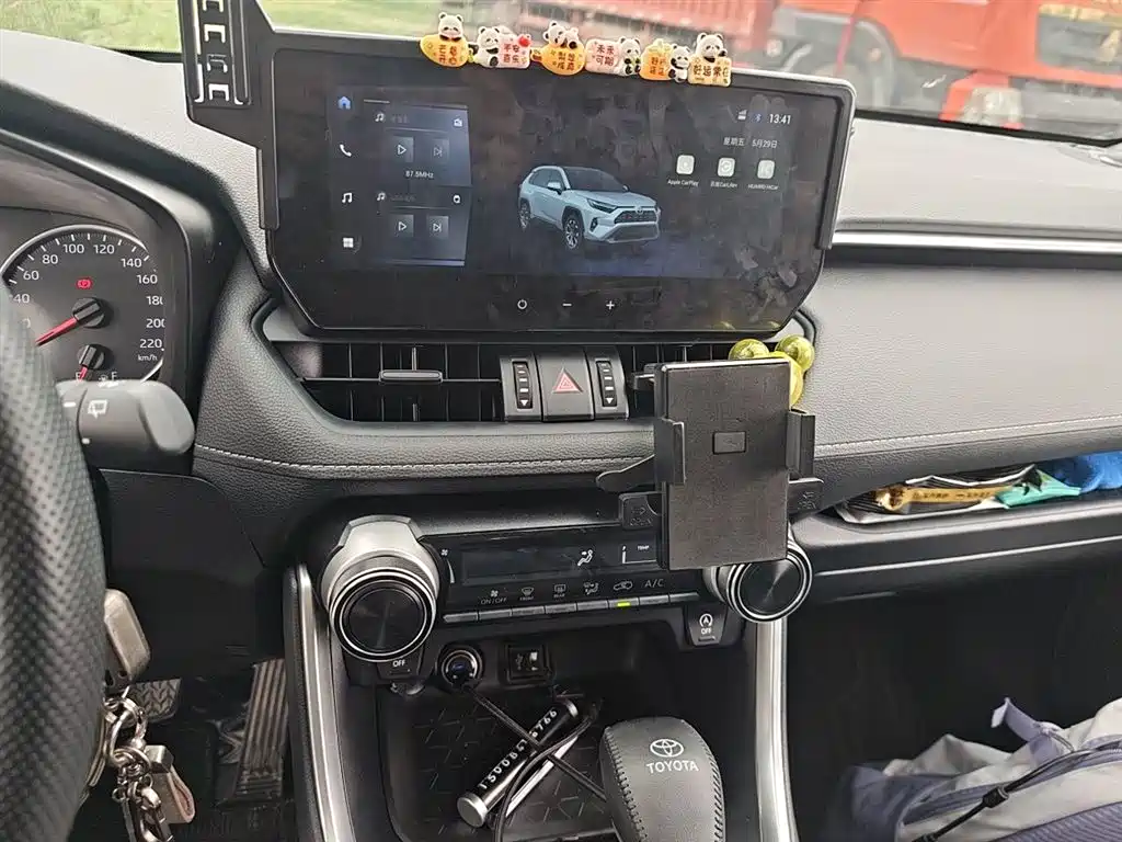 Toyota RAV4 Rongfang 2024 2.0L CVT FWD Urban Edition фото 9