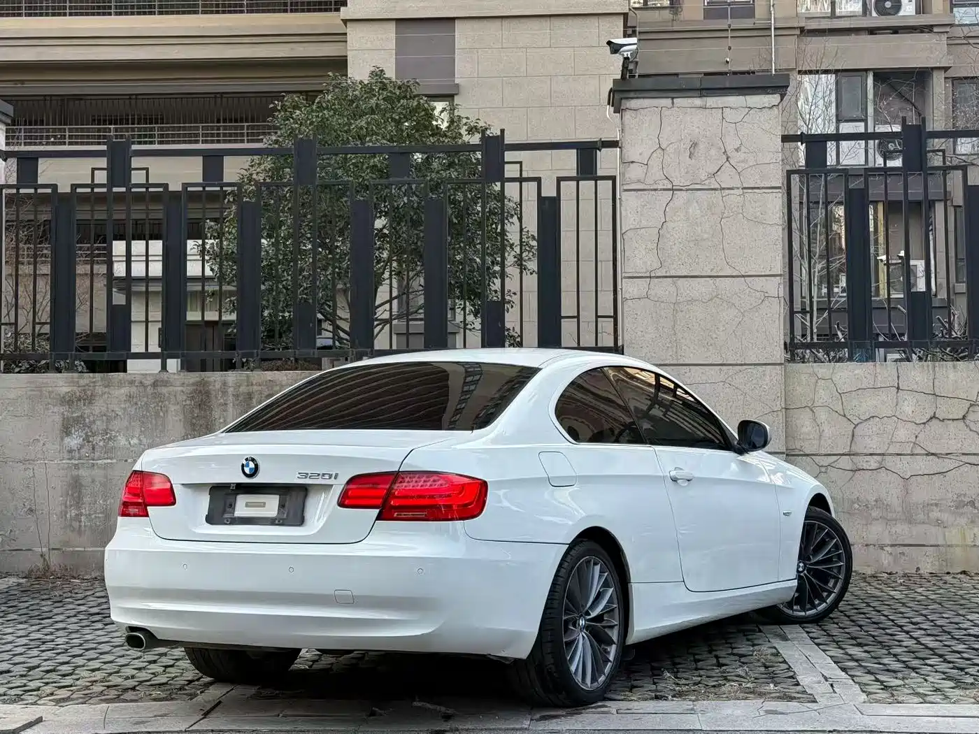BMW 3 Series (Import) 2011 320i Coupe фото 9