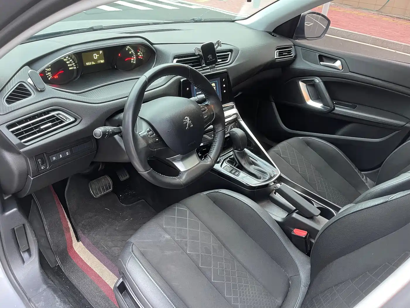 Peugeot 308 2017 2016 1.6L Automatic Luxury