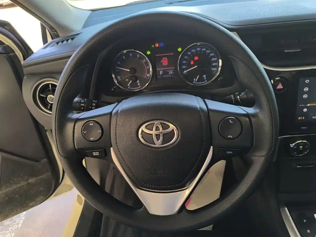 Toyota Corolla 2017 Facelift 1.2T S-CVT GL-i фото 11