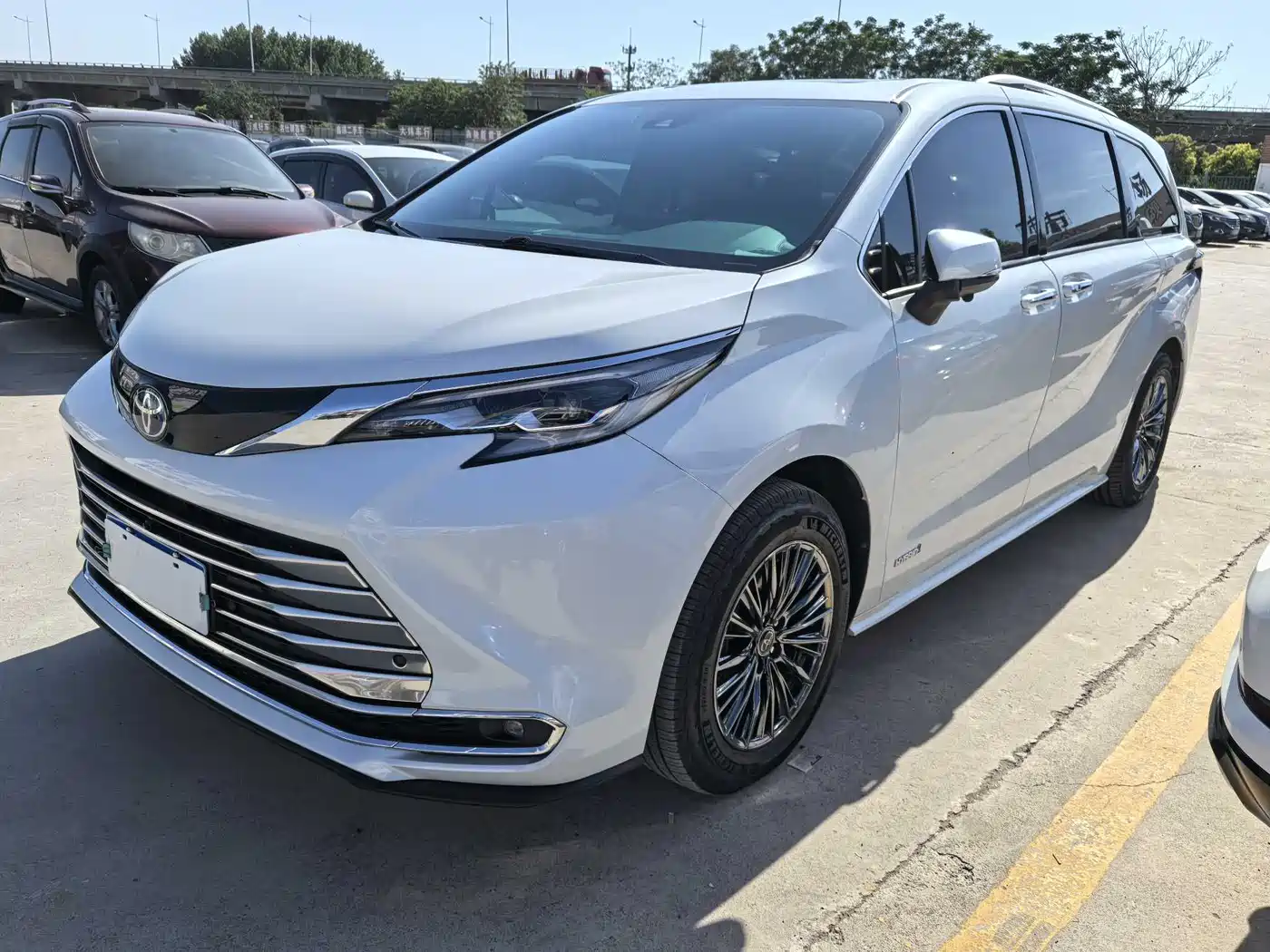 Toyota Sienna 2023 2.5L Hybrid Comfort Edition