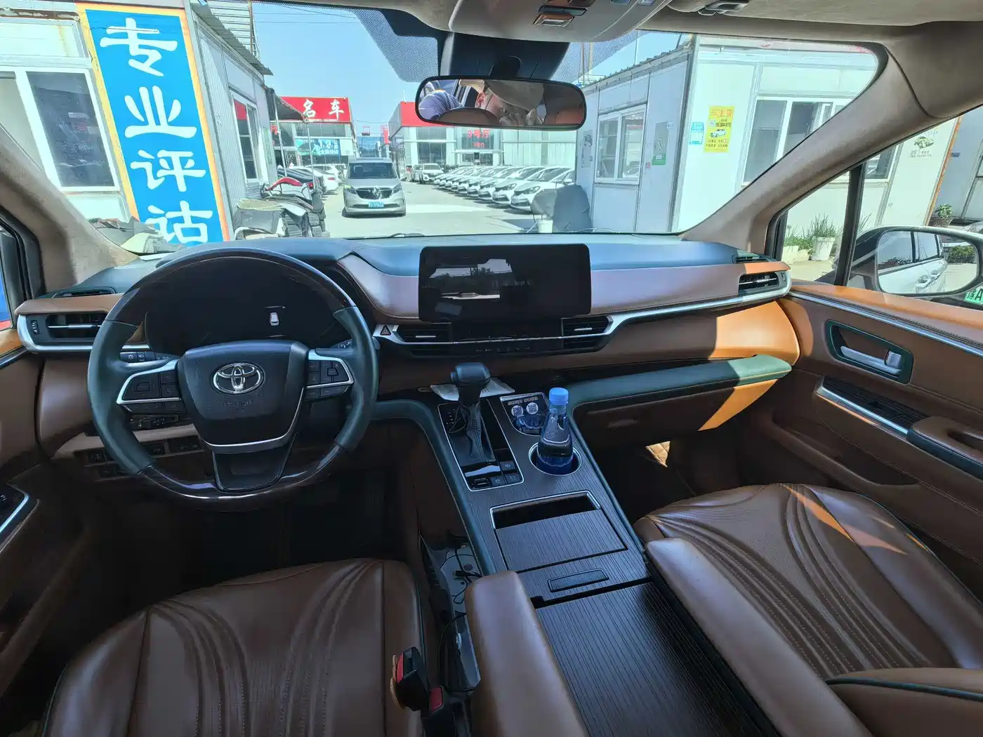 Toyota Sienna 2023 2.5L Hybrid Comfort Edition фото 9