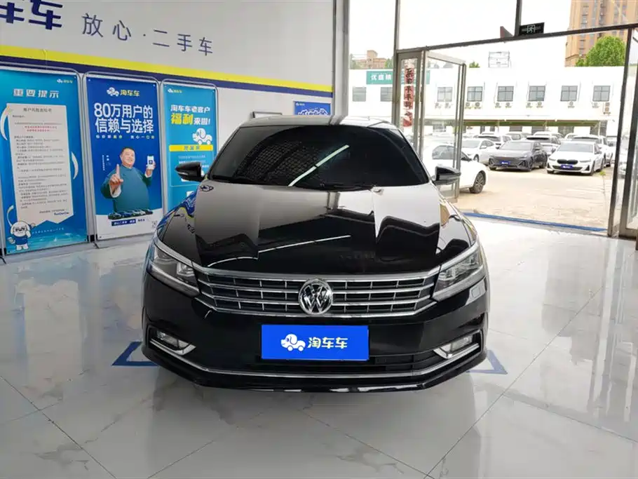 Volkswagen Passat 2017 330TSI DSG Luxury фото 2