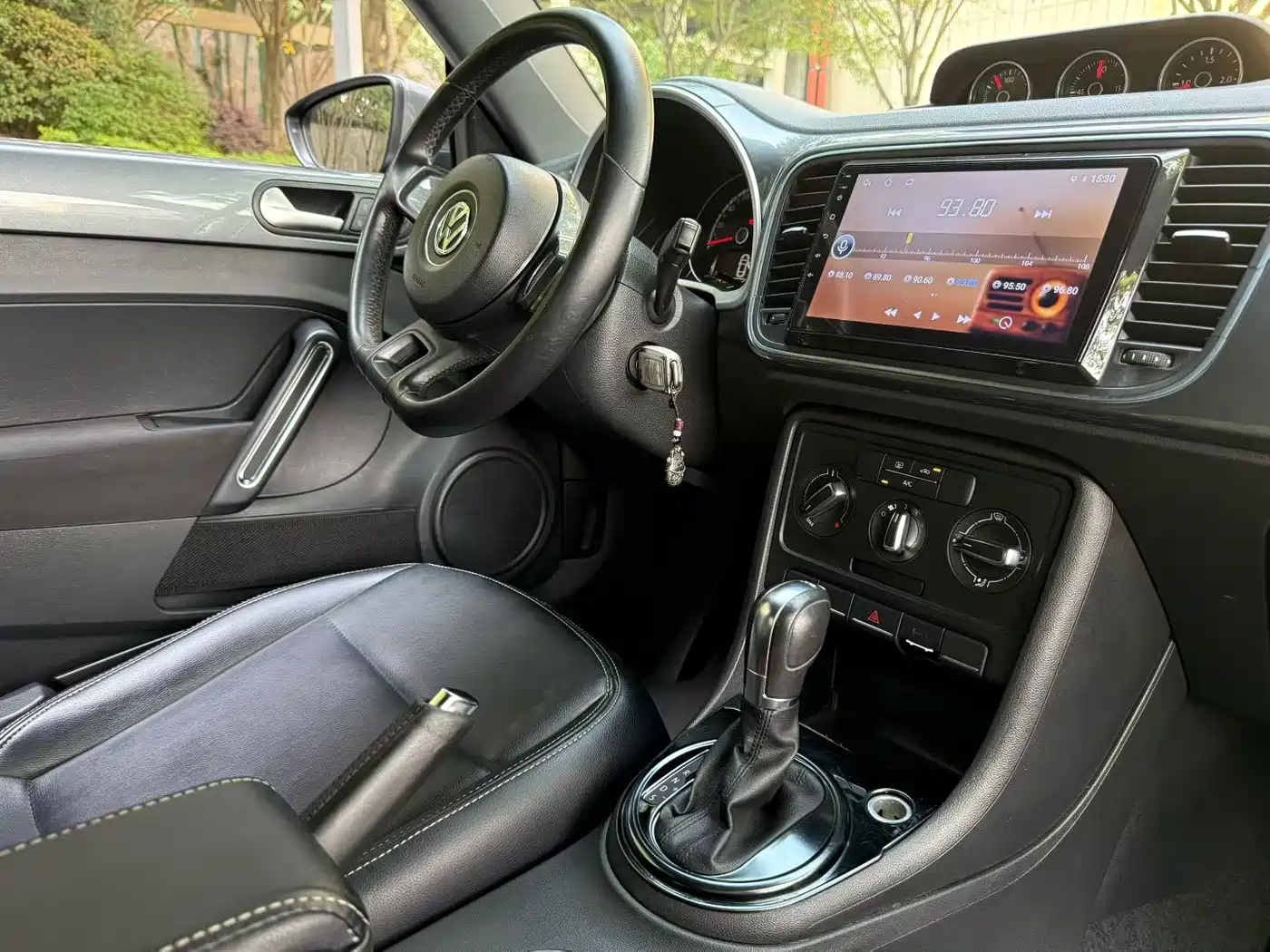 Volkswagen Beetle 2014 1.2TSI Fashion Edition фото 4