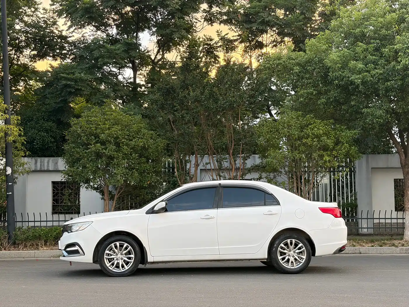 صورة 6 - Geely Vision