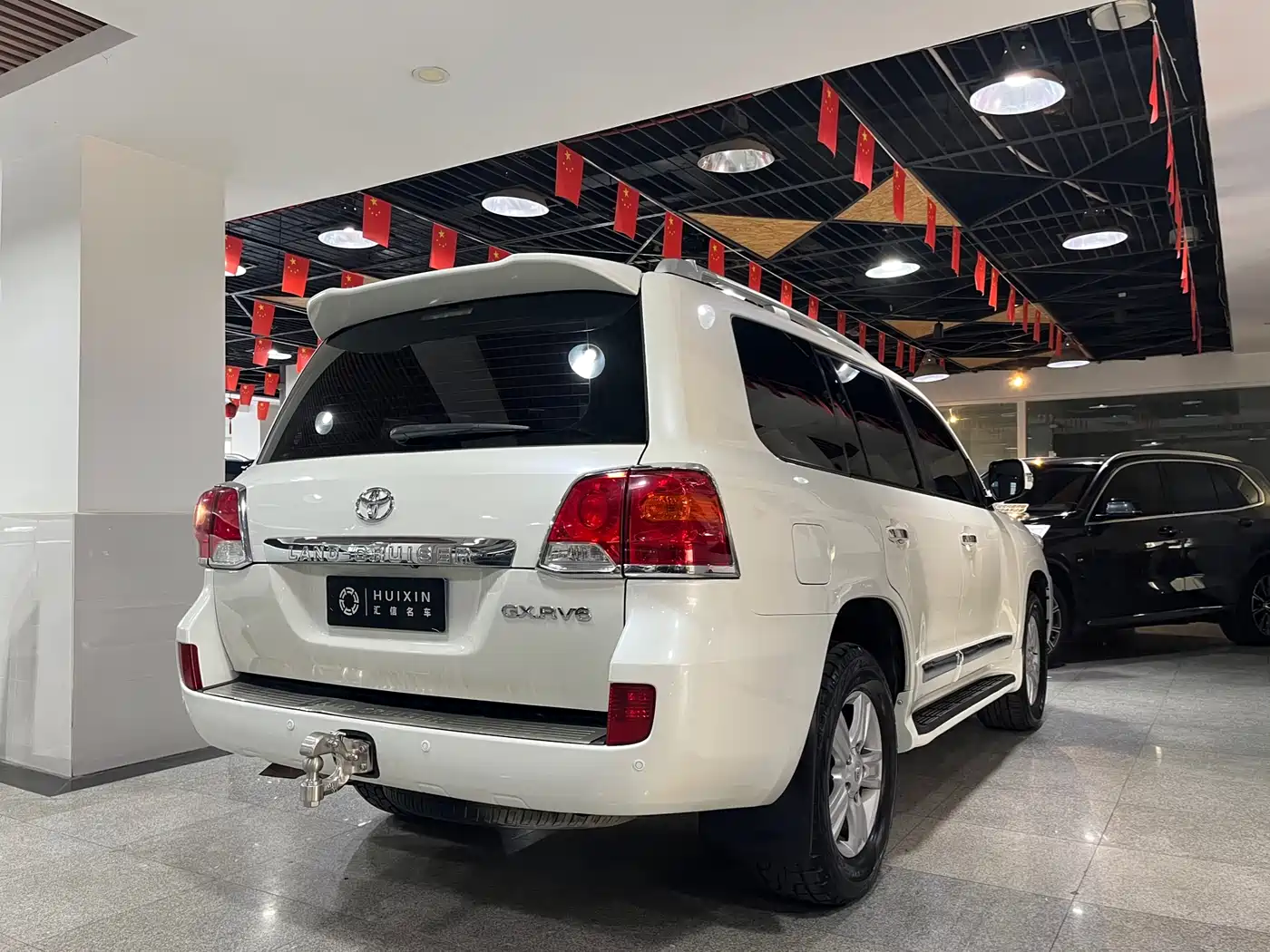 Toyota Land Cruiser (Import) 2015 4.0L V6 Middle East Low Configuration Edition фото 16