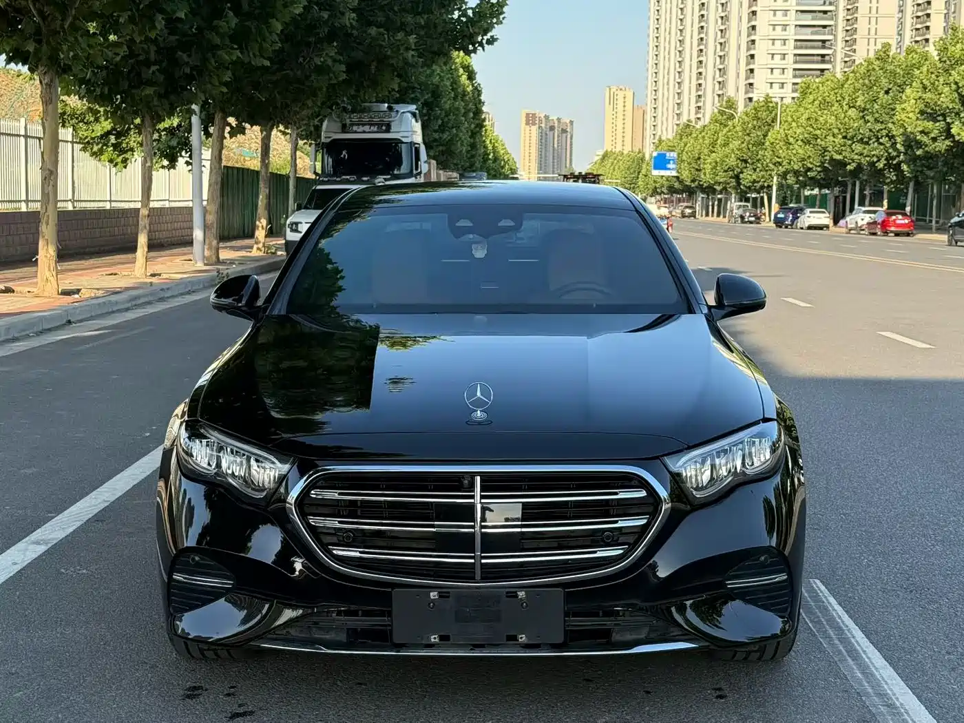Mercedes-Benz E-Class 2024 E 300 L Fashion фото 2