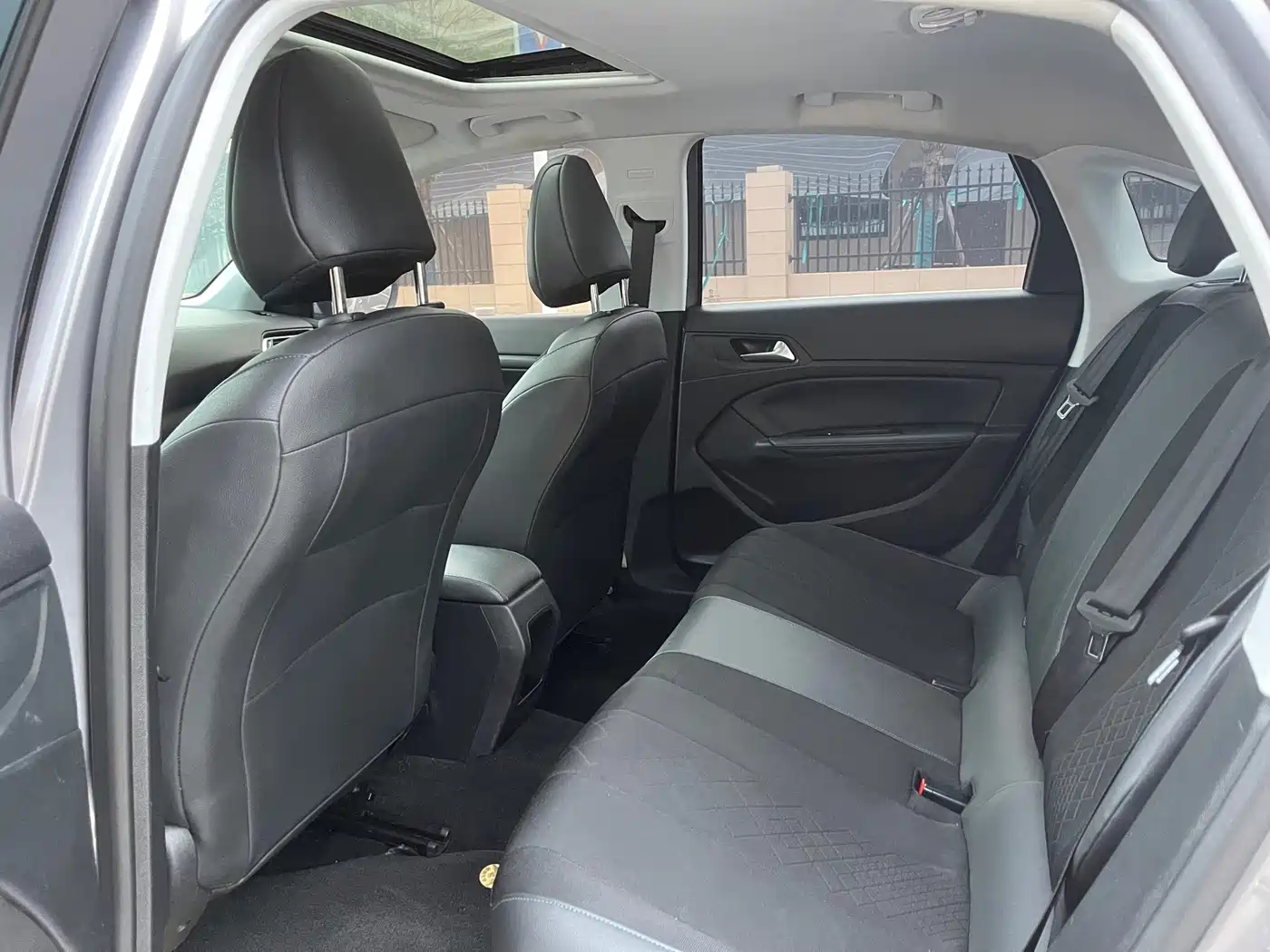 Peugeot 308 2017 2016 1.6L Automatic Luxury