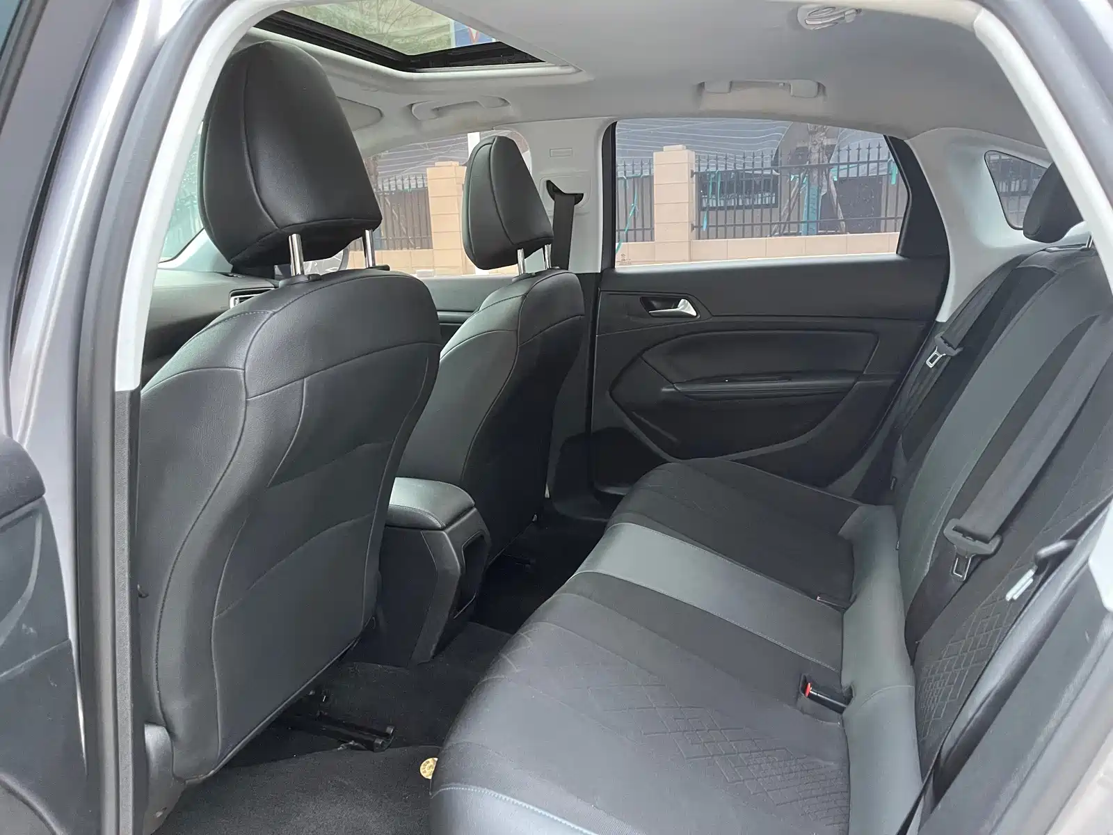 Фото 5 - Peugeot 308