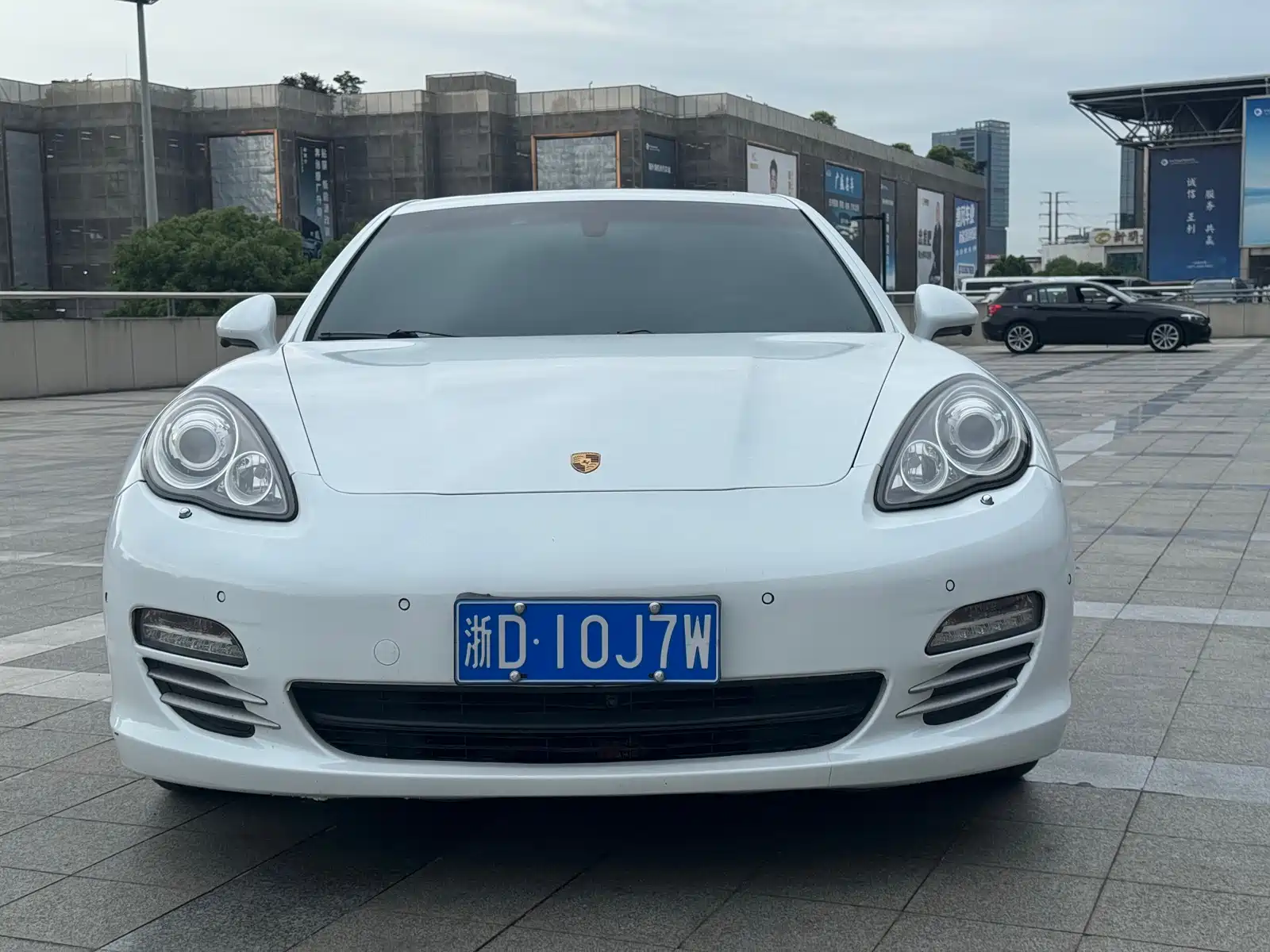 صورة 2 - Porsche Panamera