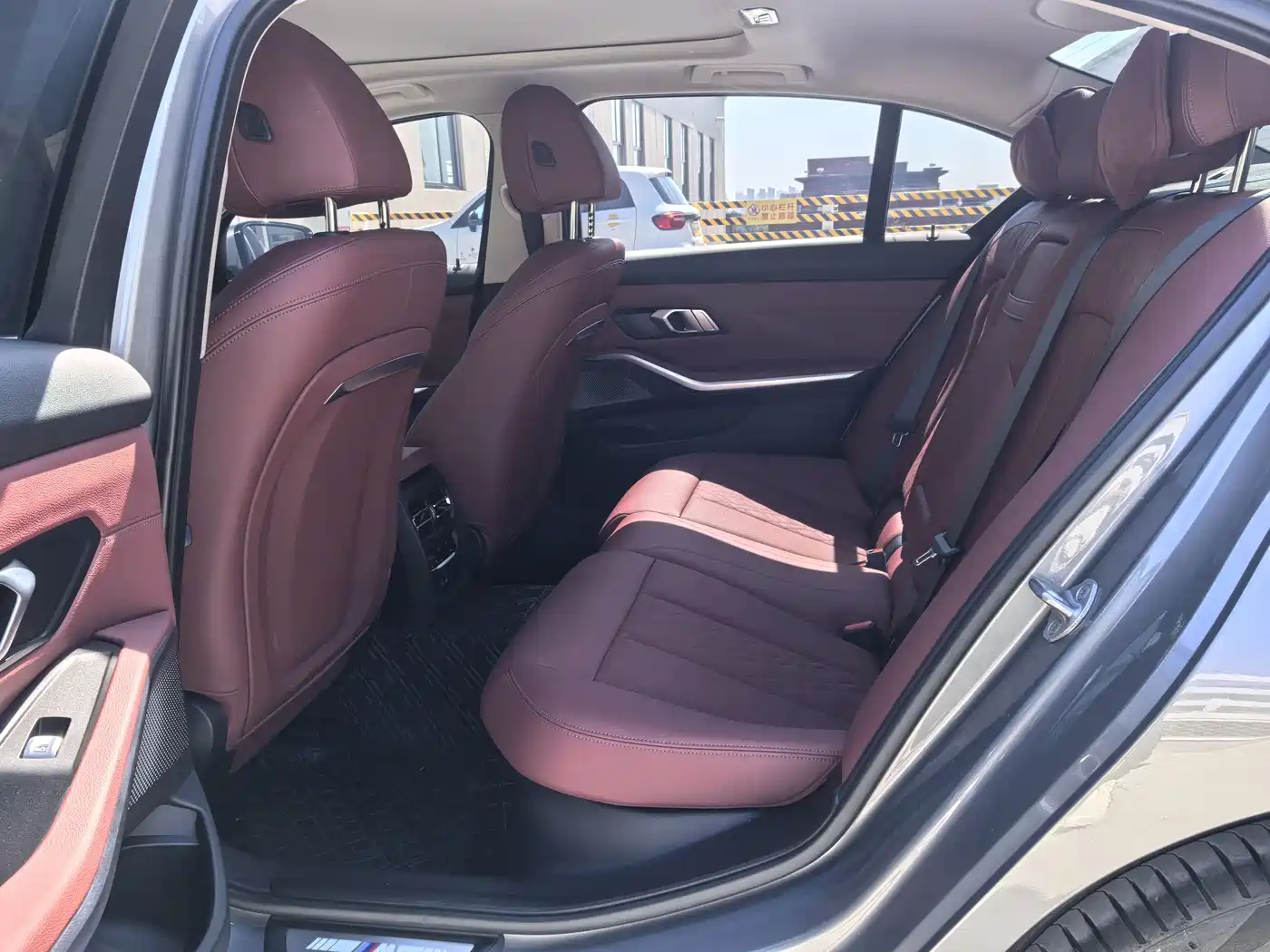 BMW 3 Series 2023 320Li M Sport Package фото 5
