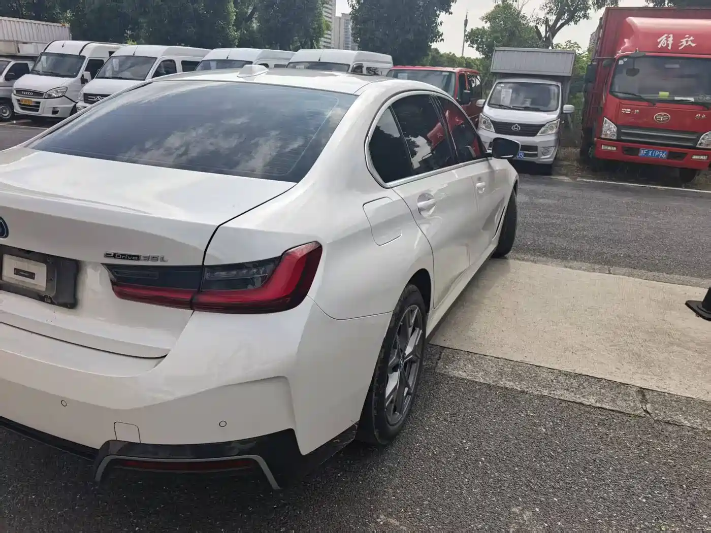 BMW i3 2024 eDrive 35 L фото 15