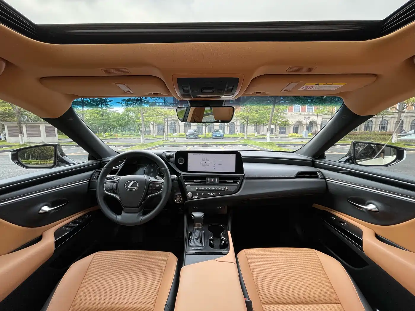 Lexus ES 2023 200 Excellence Edition фото 15