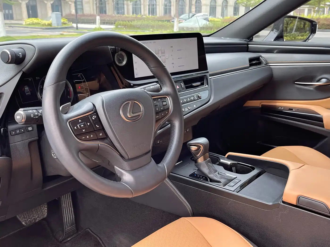 Lexus ES 2023 200 Excellence Edition фото 22