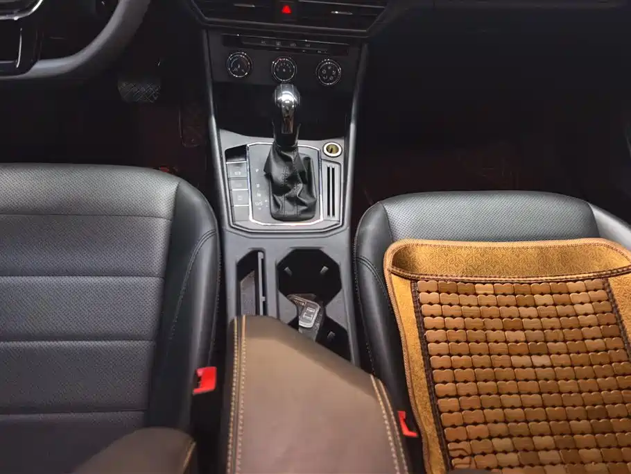 Volkswagen Lavida 2019 1.5L Automatic Comfort Edition China VI фото 16