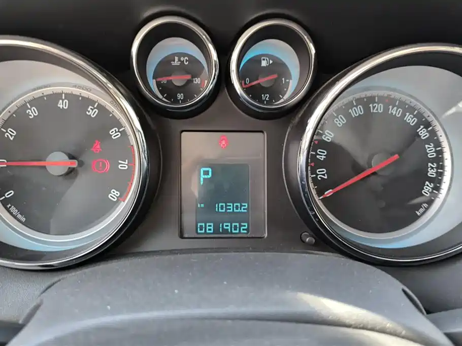 Buick Excelle 2012 XT 1.6L Automatic Fashion Edition фото 14