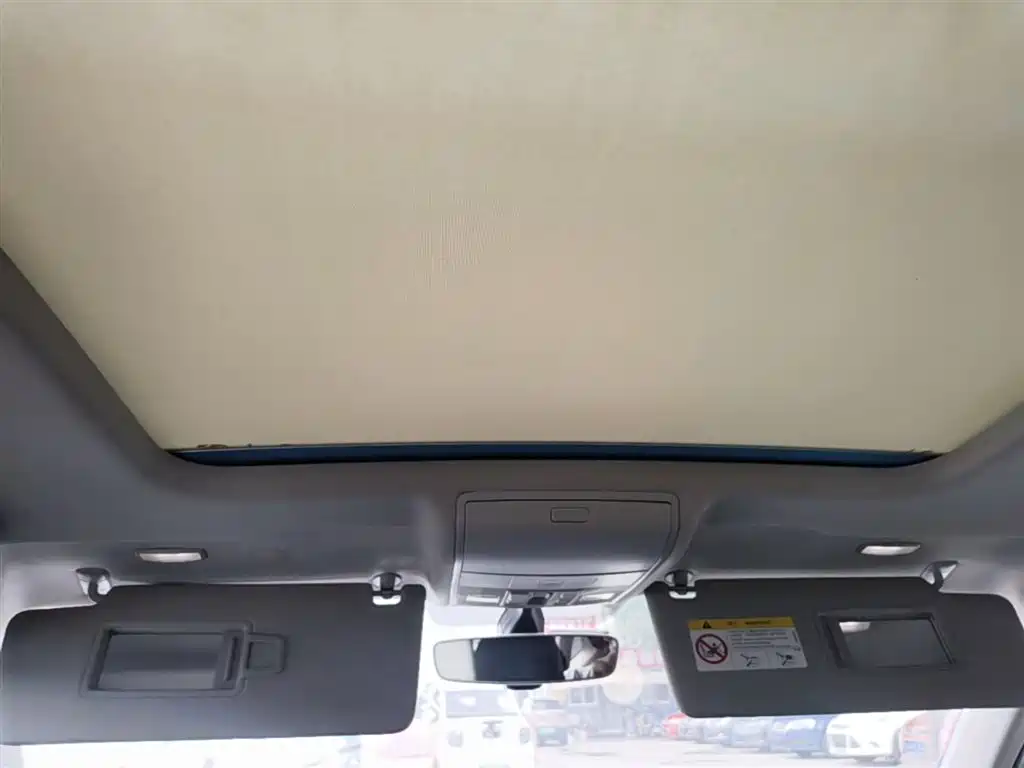 Volkswagen Tiguan L 2018 Facelift 330TSI Automatic 2WD Luxury Edition фото 14