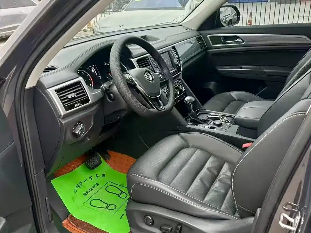 Volkswagen Teramont 2019 380TSI 4WD Luxury Edition China VI фото 7