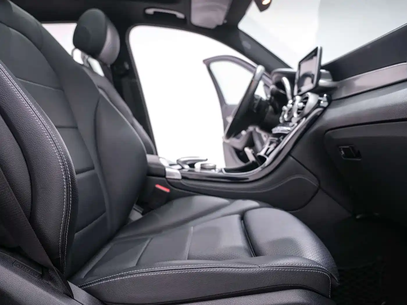Mercedes-Benz GLC 2018 Facelift GLC 200 4MATIC фото 27
