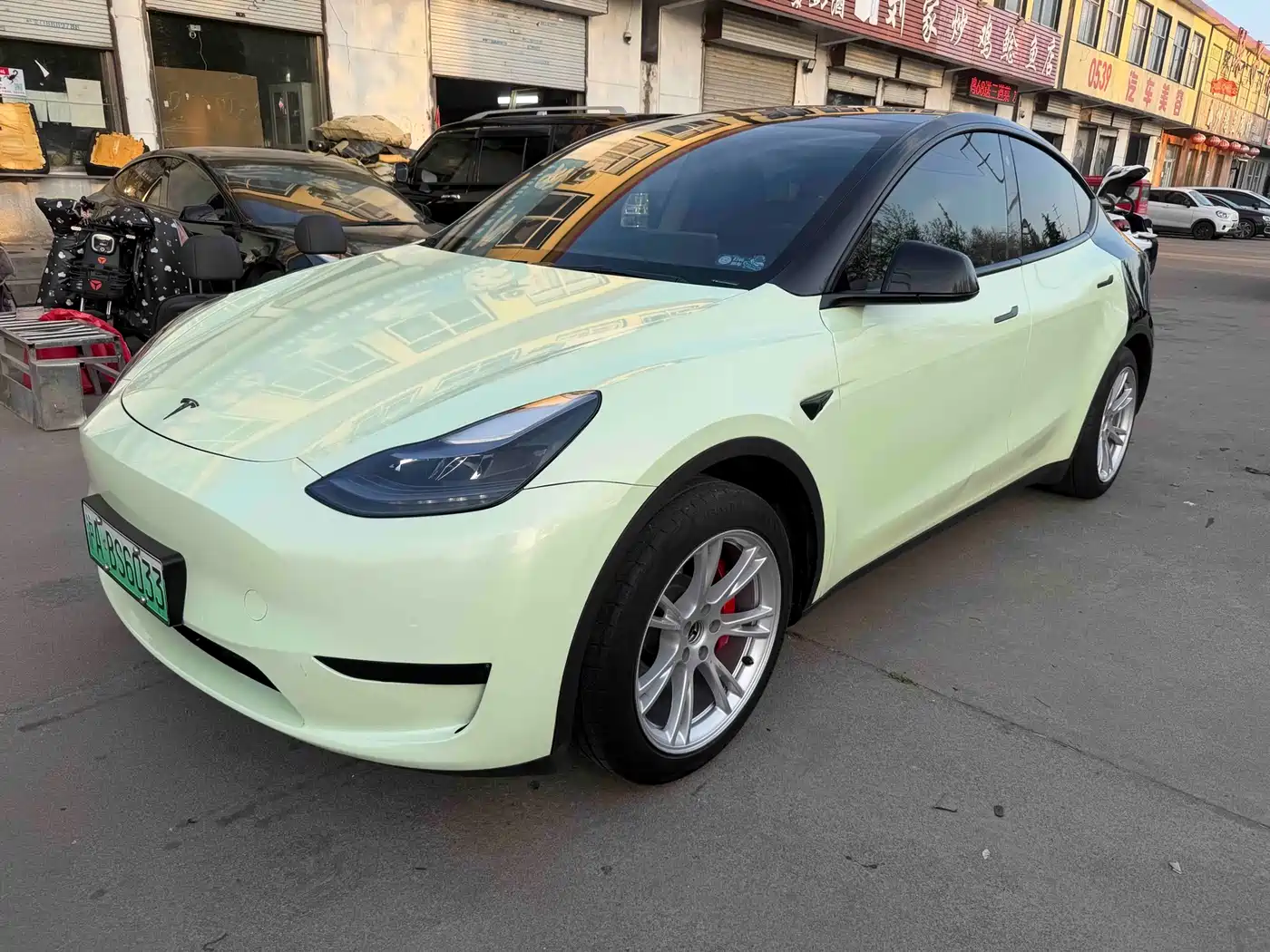 TESLA MODEL Y