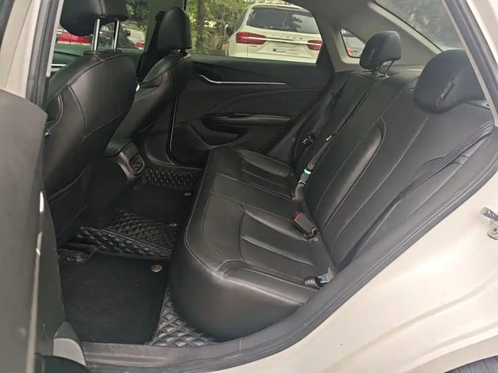 Фото 17 - Buick Excelle