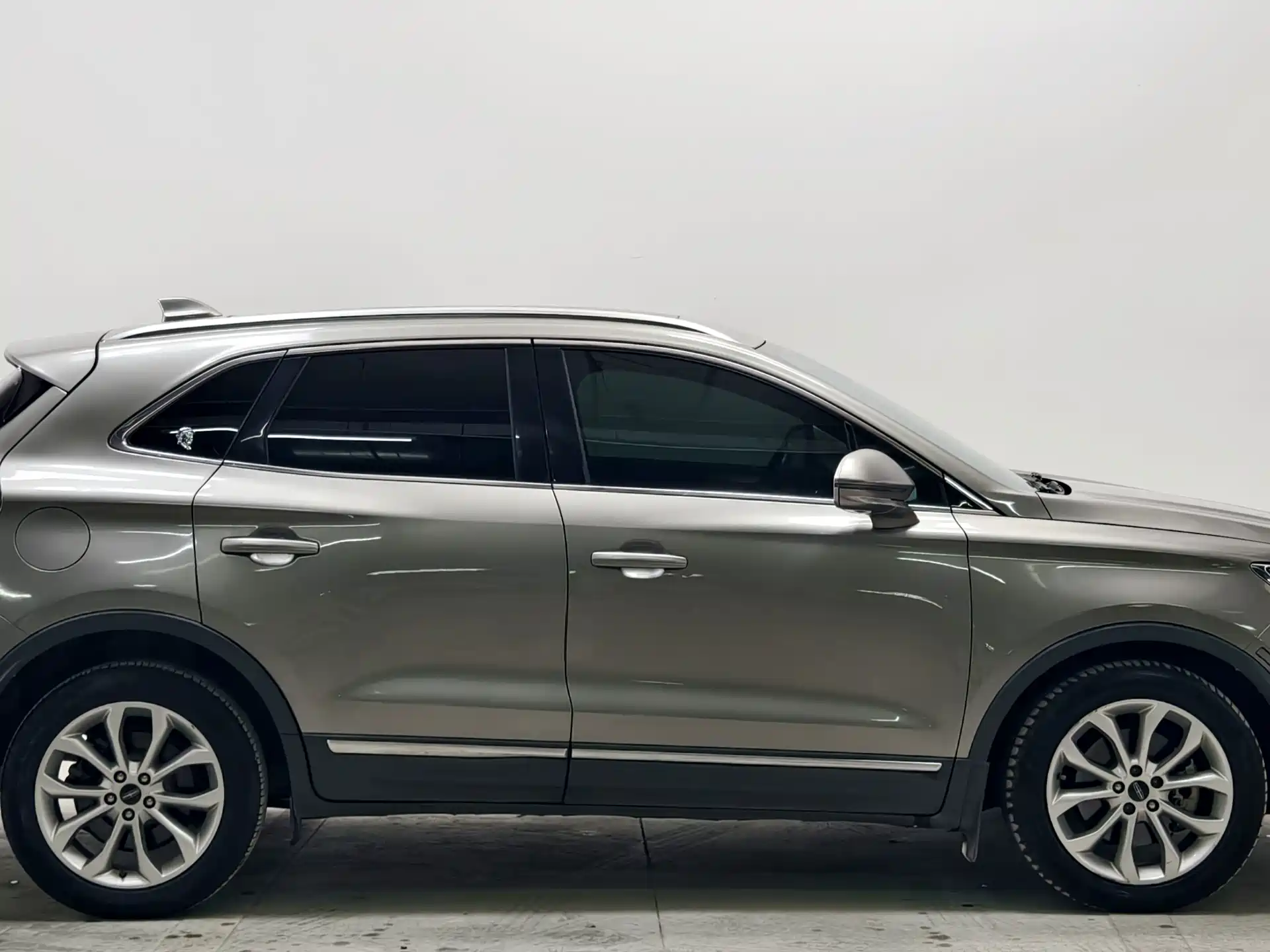 صورة 8 - Lincoln MKC