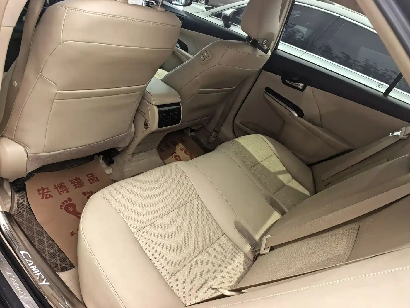 Toyota Camry 2015 2.0G Leading Edition фото 13