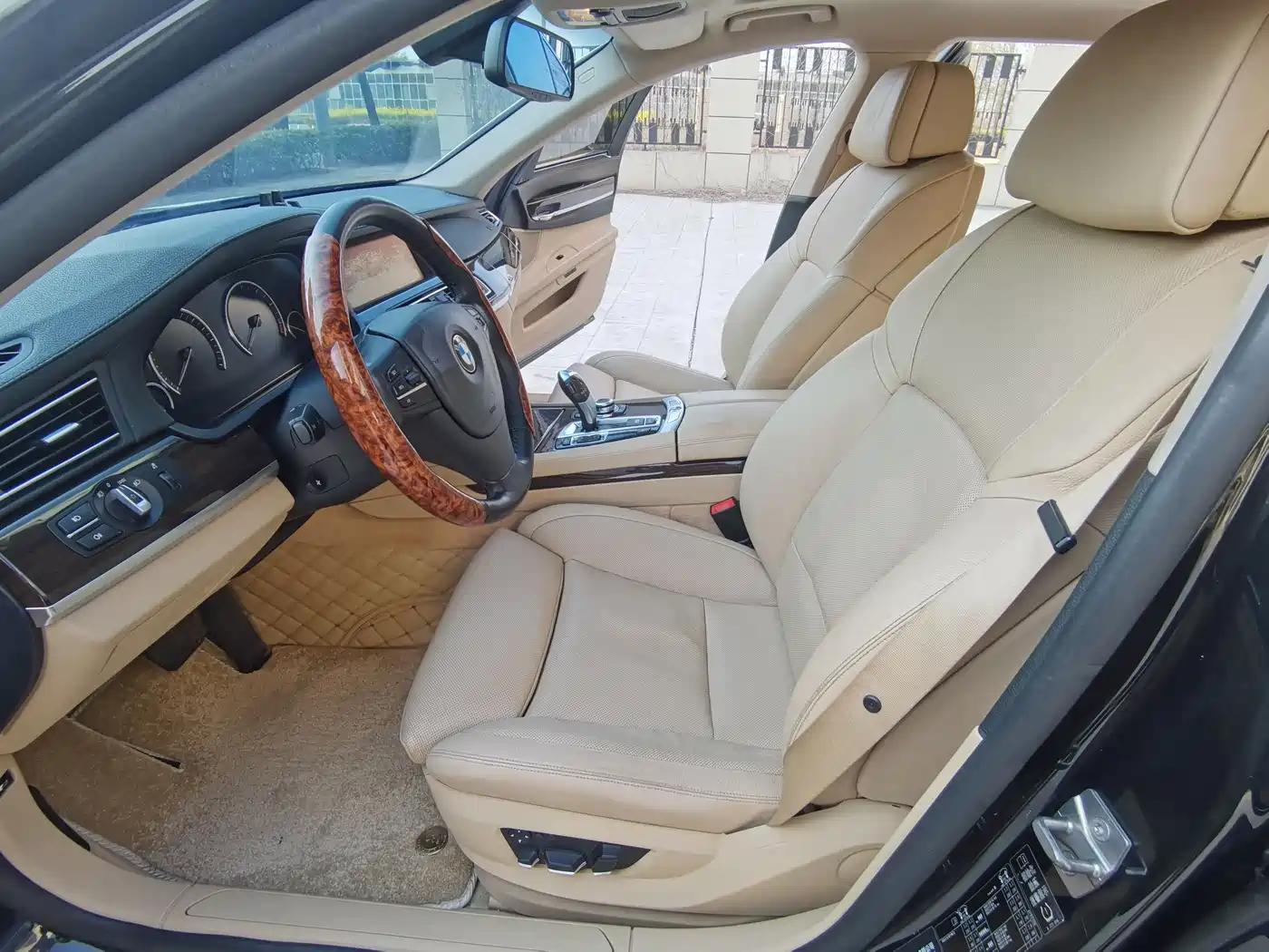 BMW 7 Series 2009 730Li Luxury фото 4