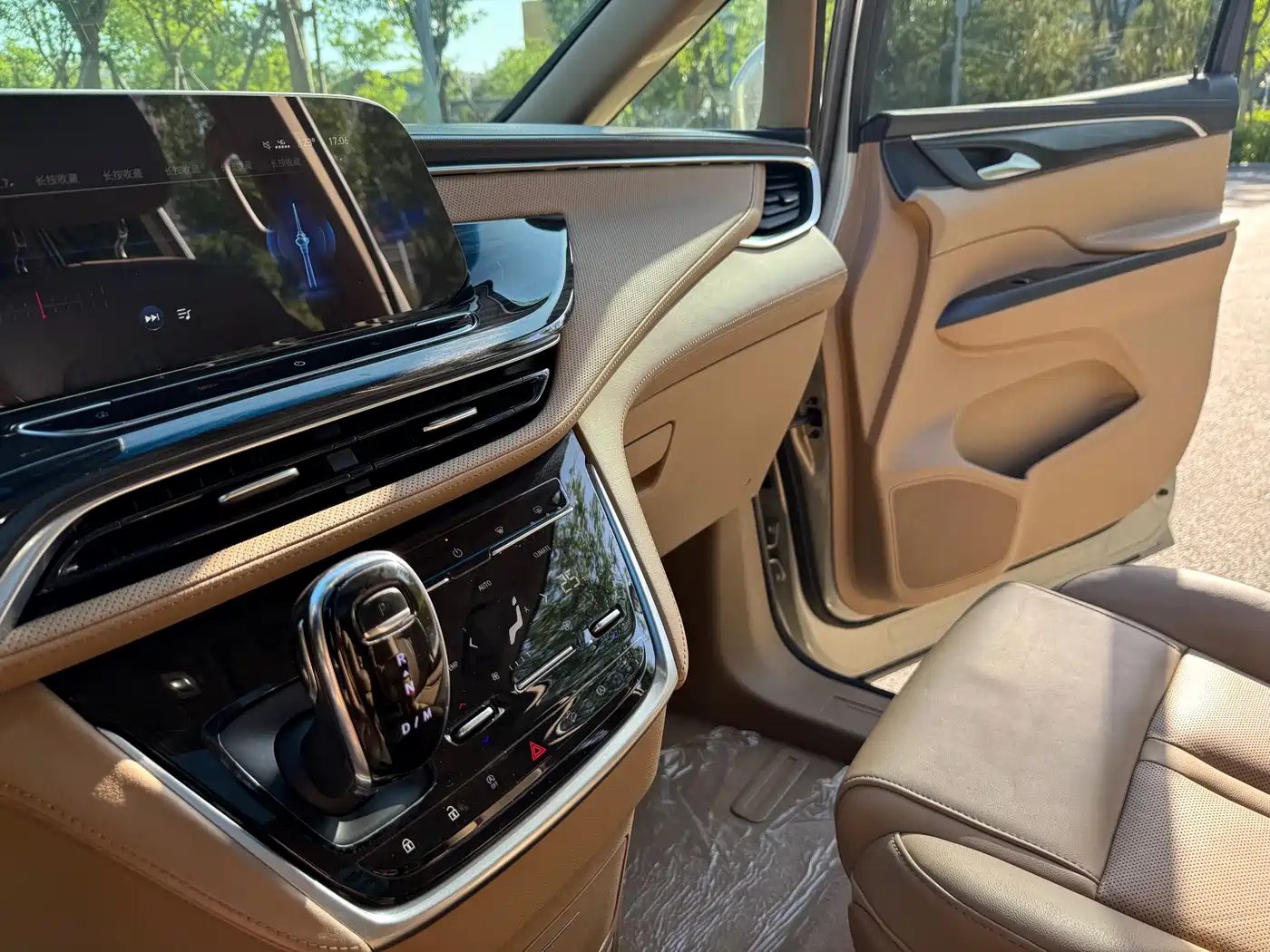 Buick GL8 2020 Model ES Landglory 653T Luxury фото 10