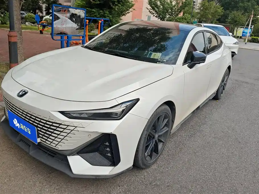 Changan UNI-V 2022 1.5T Sport Edition