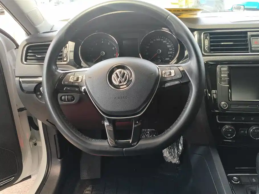 Volkswagen Sagitar 2018 280TSI DSG Luxury фото 15