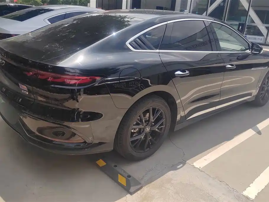 BYD e9 2025 Base Model фото 3