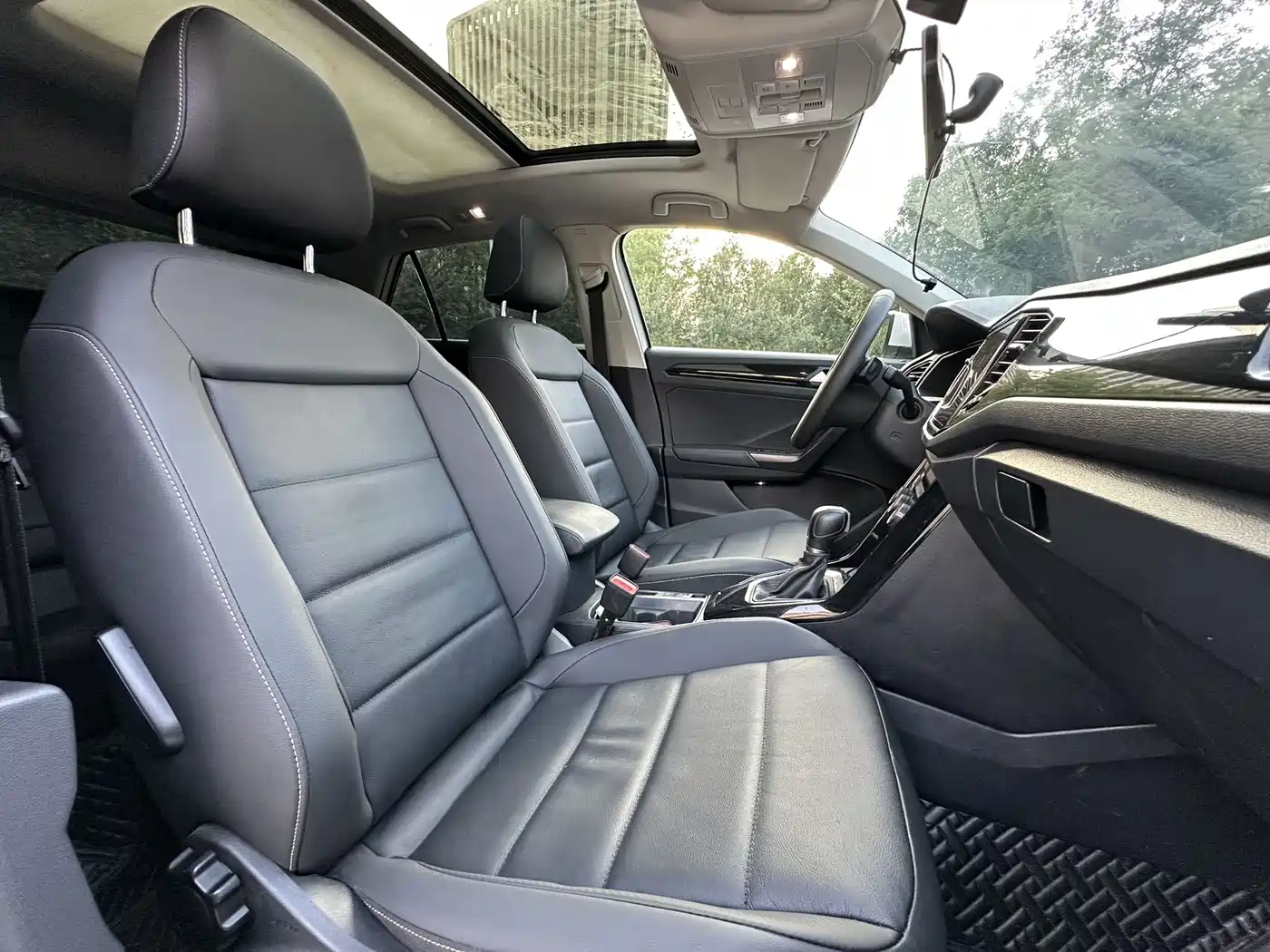 Photo 18 - Volkswagen T-ROC