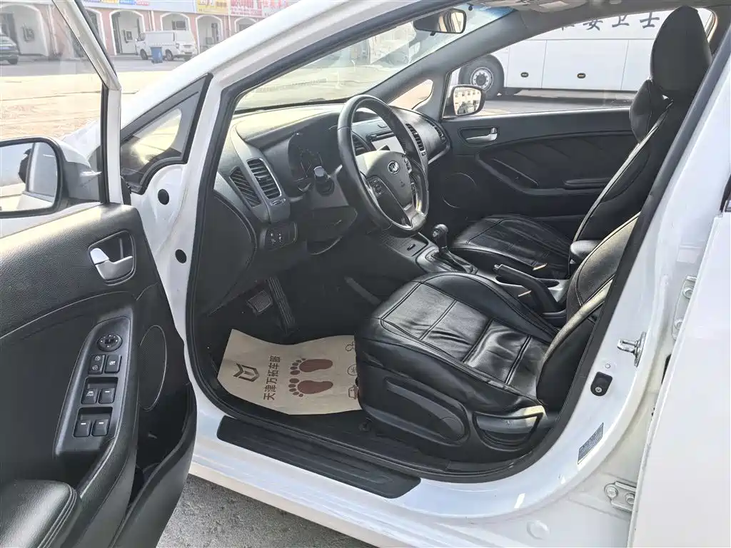 Kia K3 2015 1.6L Automatic GLS фото 9