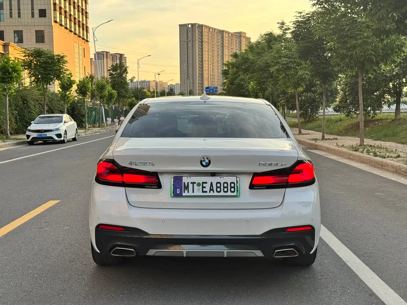 BMW 5 Series New Energy 2021 535Le M Sport Package фото 8