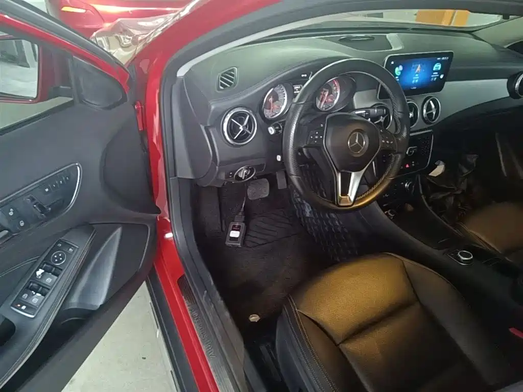 Mercedes-Benz GLA 2015 GLA 200 Dynamic фото 16