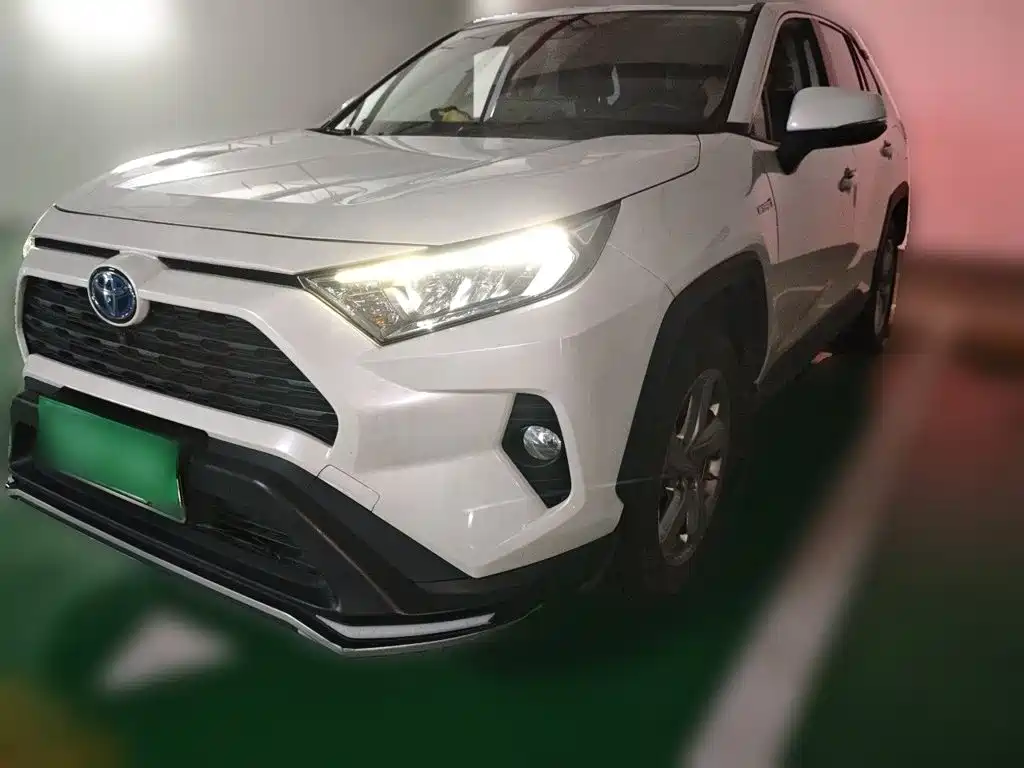 Photo 1 - Toyota RAV4 Rongfang